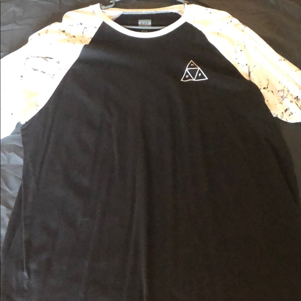 3/4 black and white shirt